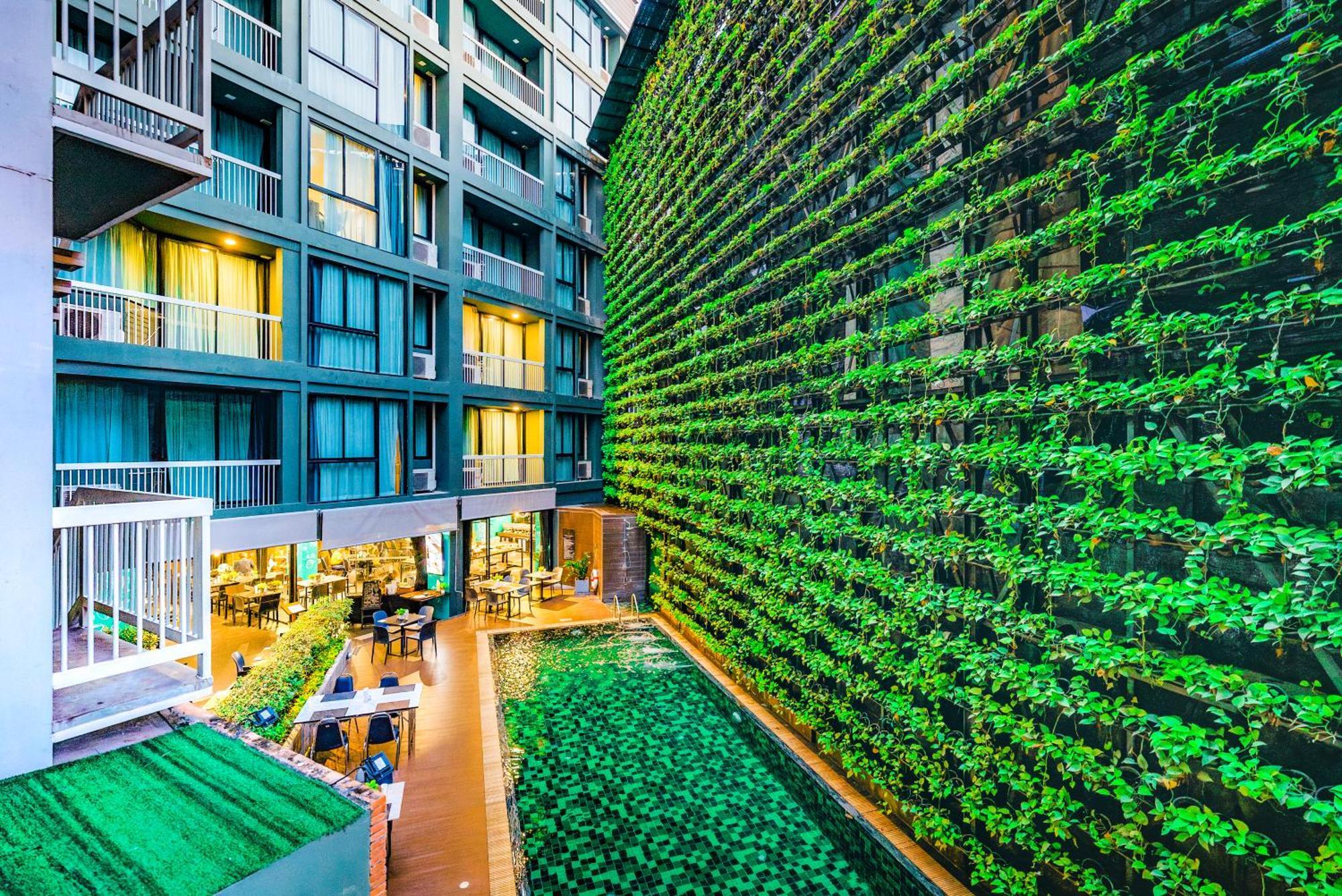 Hotel Cross Vibe Decem, Nimman 4*